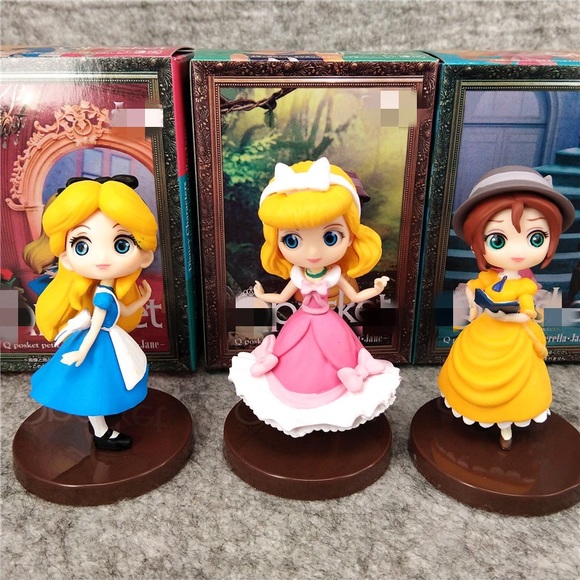 👑DISNEY PRINCESS MYSTERY BOX👑 - Picture 3 of 3